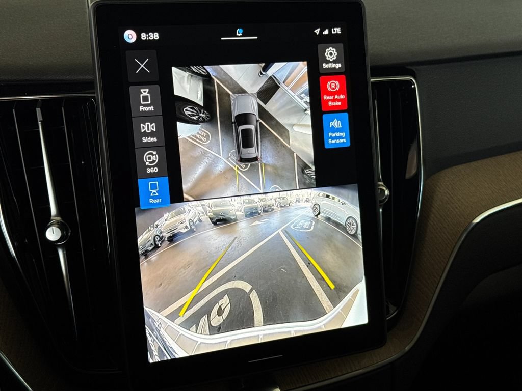 Certified 2026 Volvo XC60 B5 Plus AWD/4WD image 19