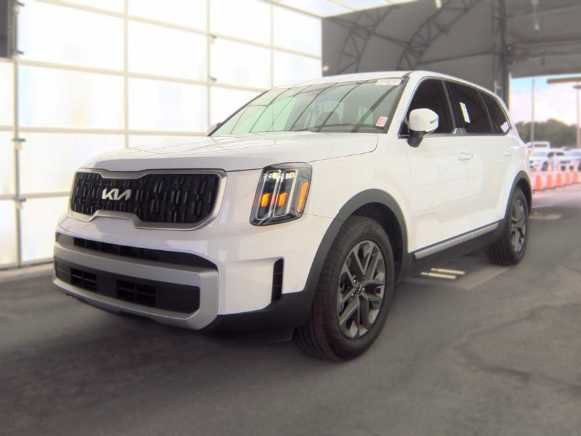 Used 2024 Kia Telluride LX FWD image 2
