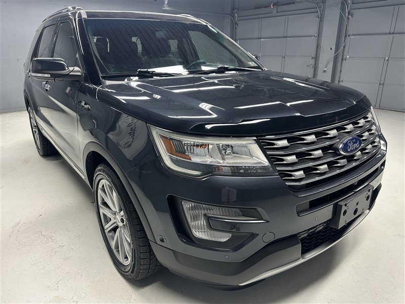 Used 2017 Ford Explorer Limited w/ Equipment Group 301A AWD/4WD image 13