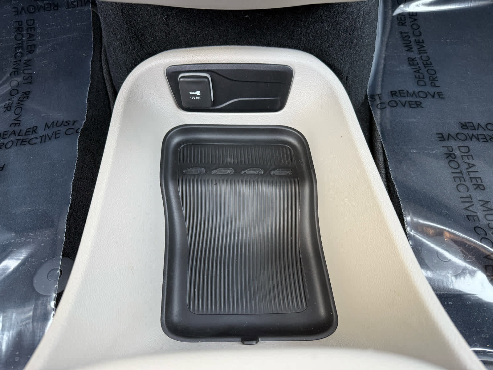 Used 2024 Chrysler Pacifica Touring-L image 16