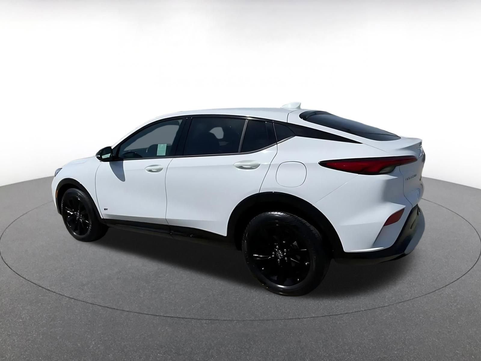 Used 2025 Buick Envista Sport Touring image 10