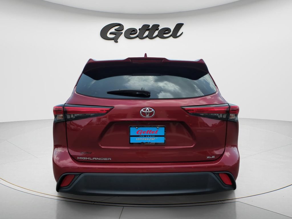 Used 2023 Toyota Highlander XLE FWD image 6