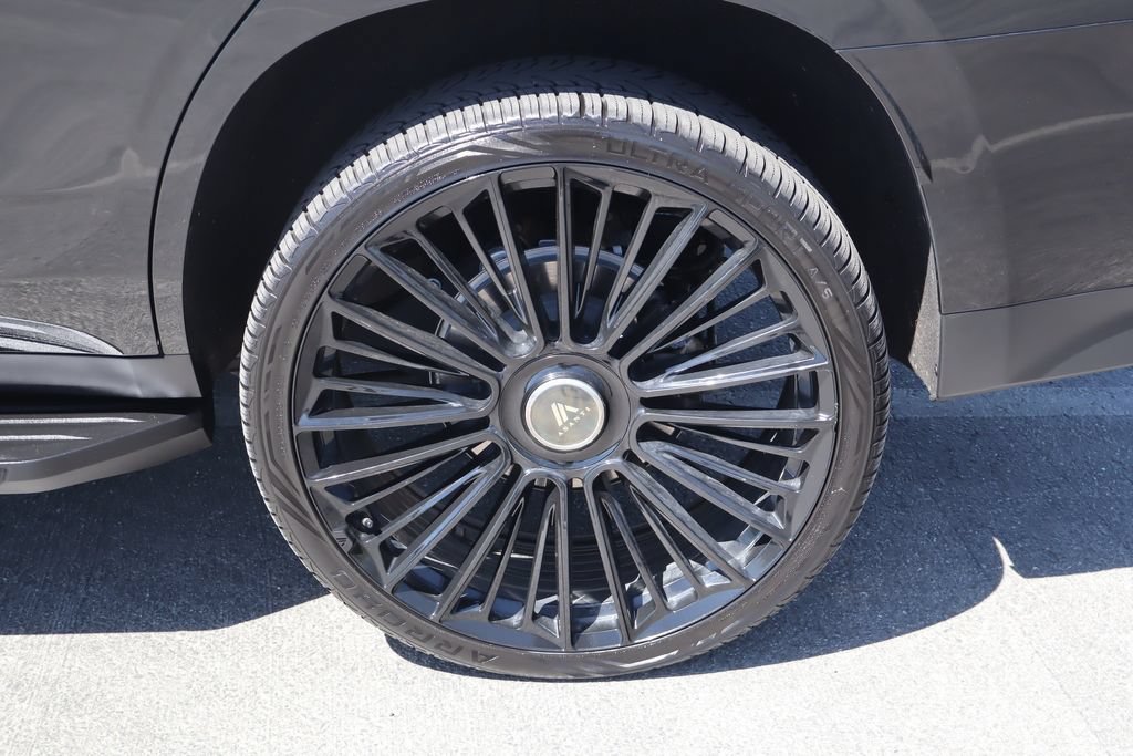 Used 2024 Chevrolet Tahoe LS RWD image 13