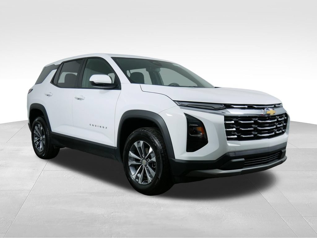 Used 2025 Chevrolet Equinox LT AWD/4WD image 2
