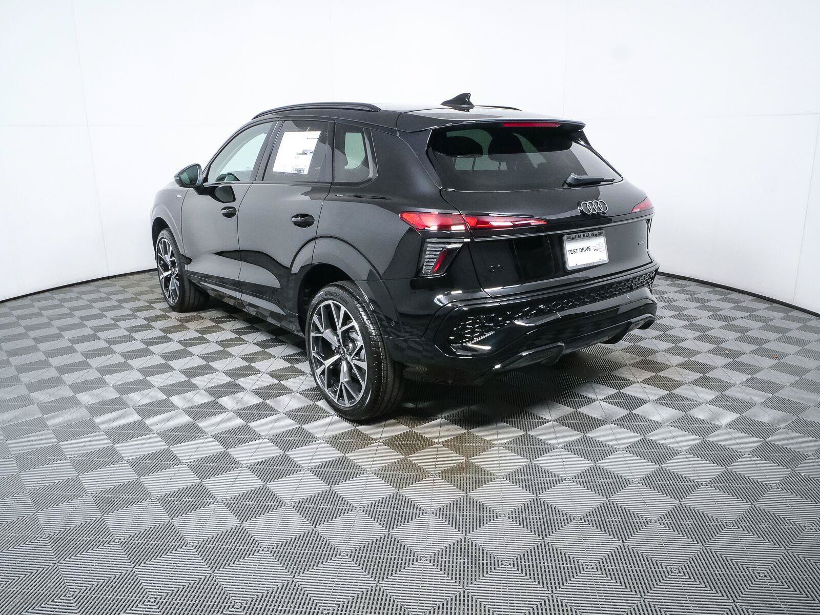 New 2026 Audi Q3 quattro 2.0T AWD/4WD image 29
