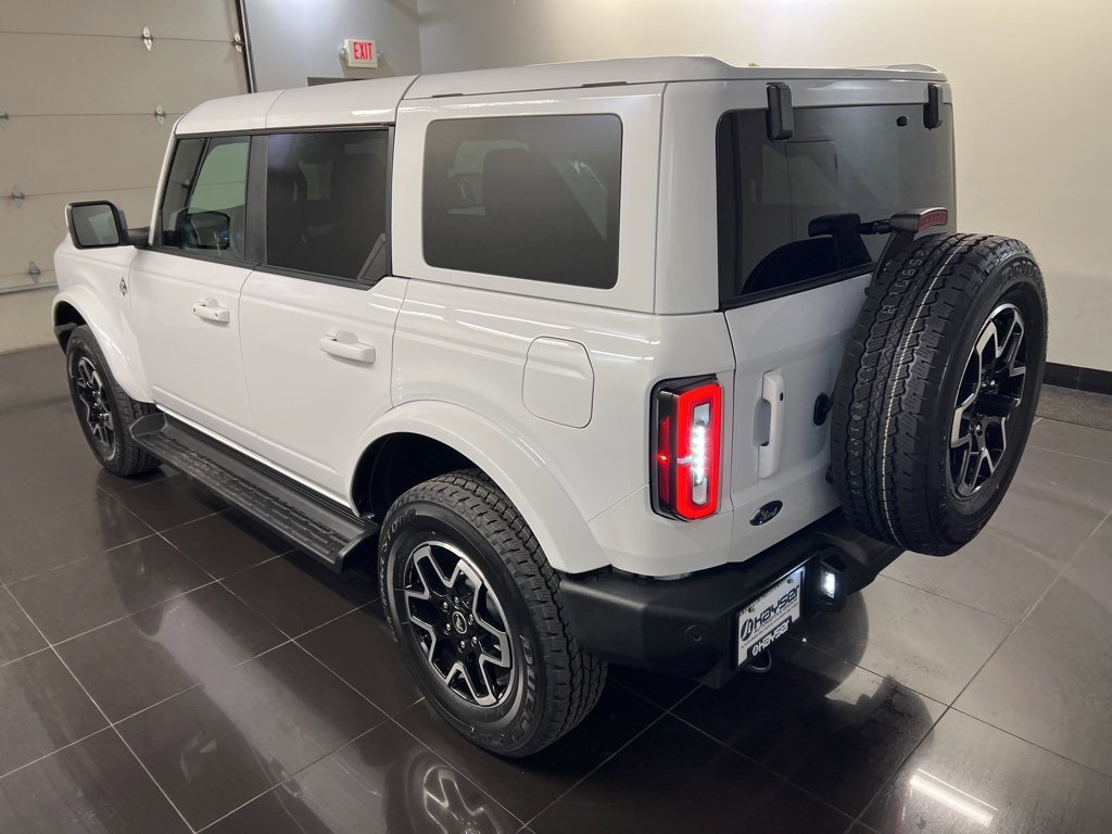 New 2025 Ford Bronco Outer Banks image 4