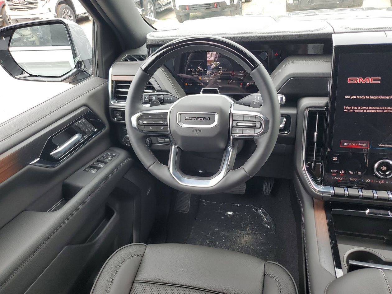 New 2026 GMC Yukon XL Denali w/ Denali Reserve Package AWD/4WD image 13