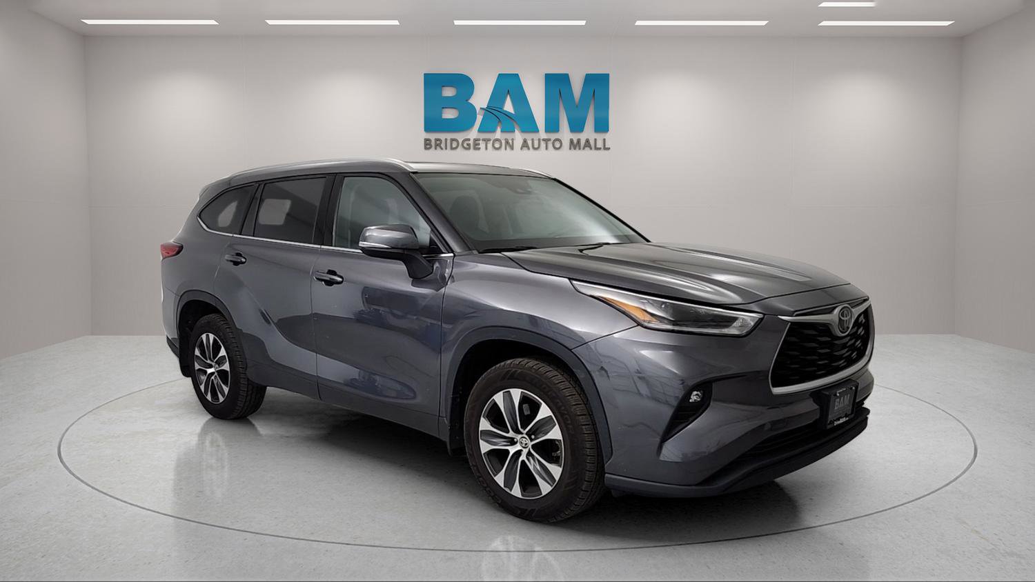 Used 2021 Toyota Highlander XLE image 18