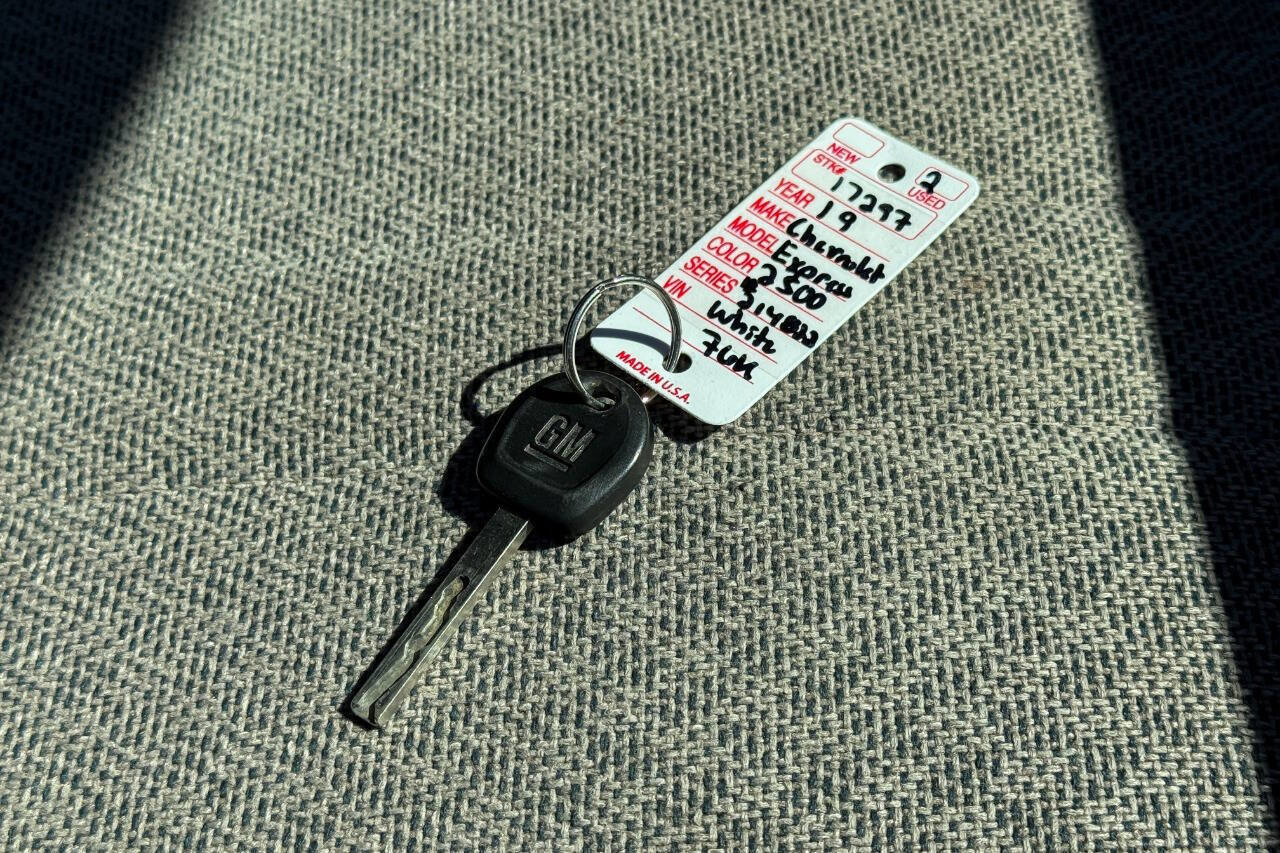 Used 2019 Chevrolet Express 2500 w/ Driver Convenience Package image 37