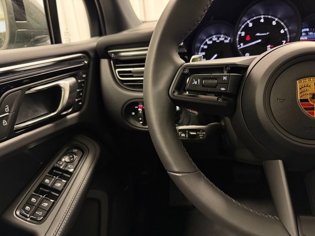 Certified 2026 Porsche Macan Turbo AWD/4WD image 15