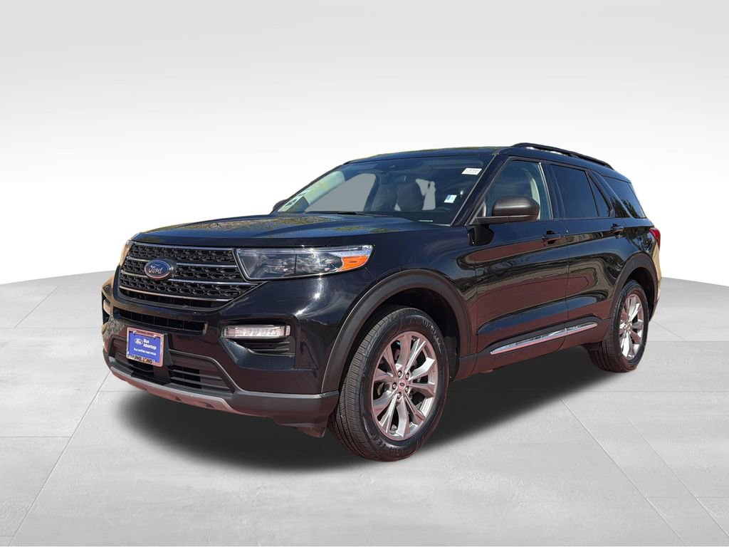 Certified 2022 Ford Explorer XLT w/ Equipment Group 202A AWD/4WD image 3
