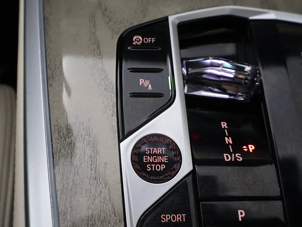 Used 2024 BMW X7 xDrive40i w/ Executive Package image 47