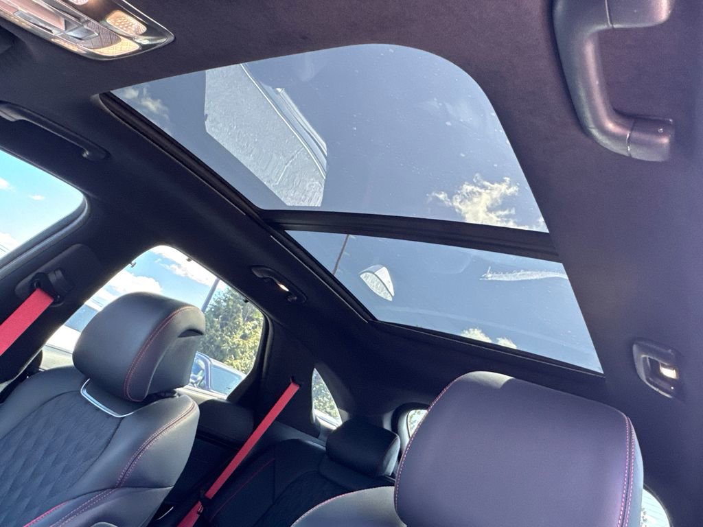 Used 2024 Genesis GV70 3.5T Sport w/ Sport Prestige Package image 33