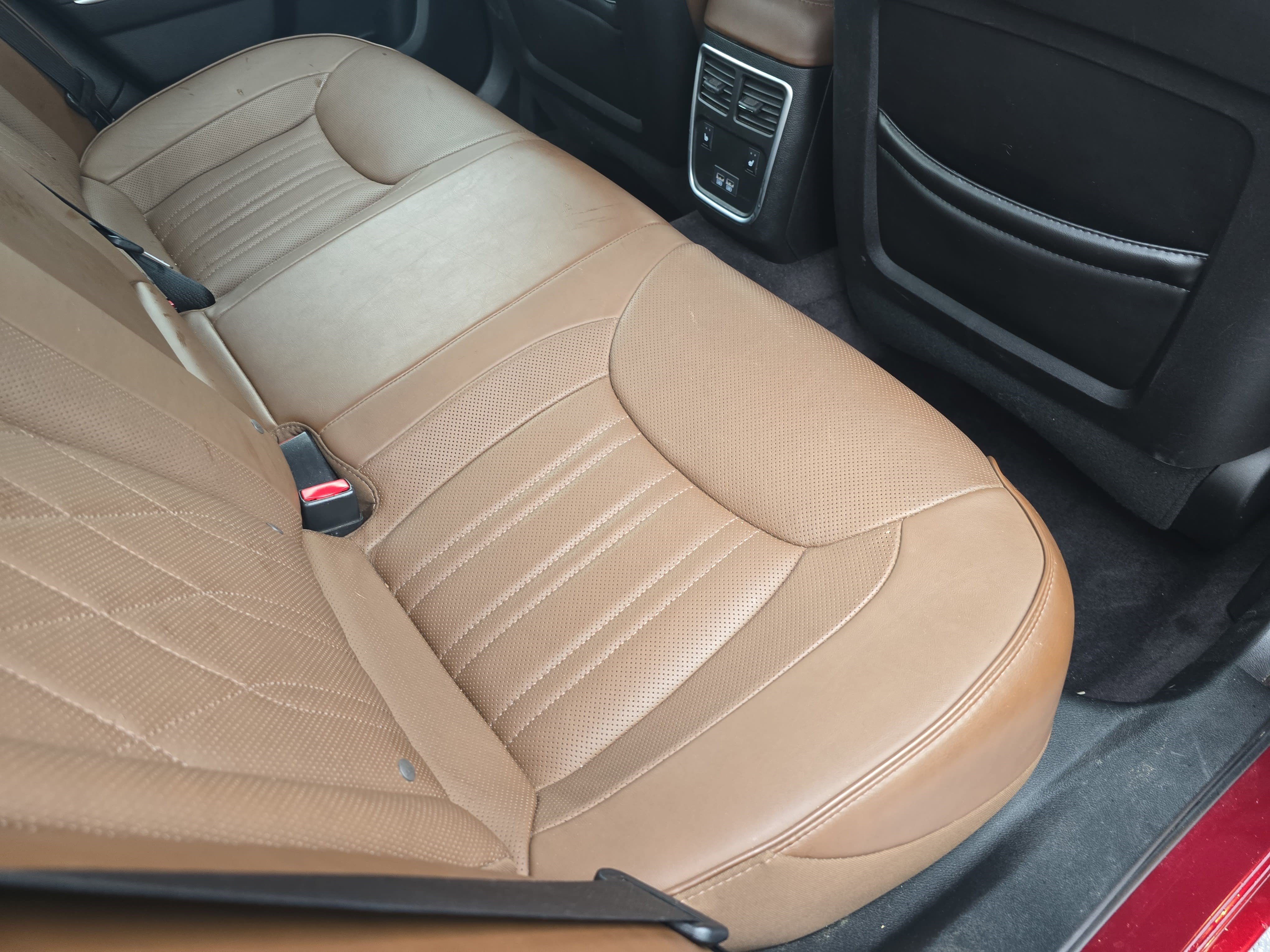 Used 2018 Chrysler 300 C w/ Safetytec Plus Group RWD image 11