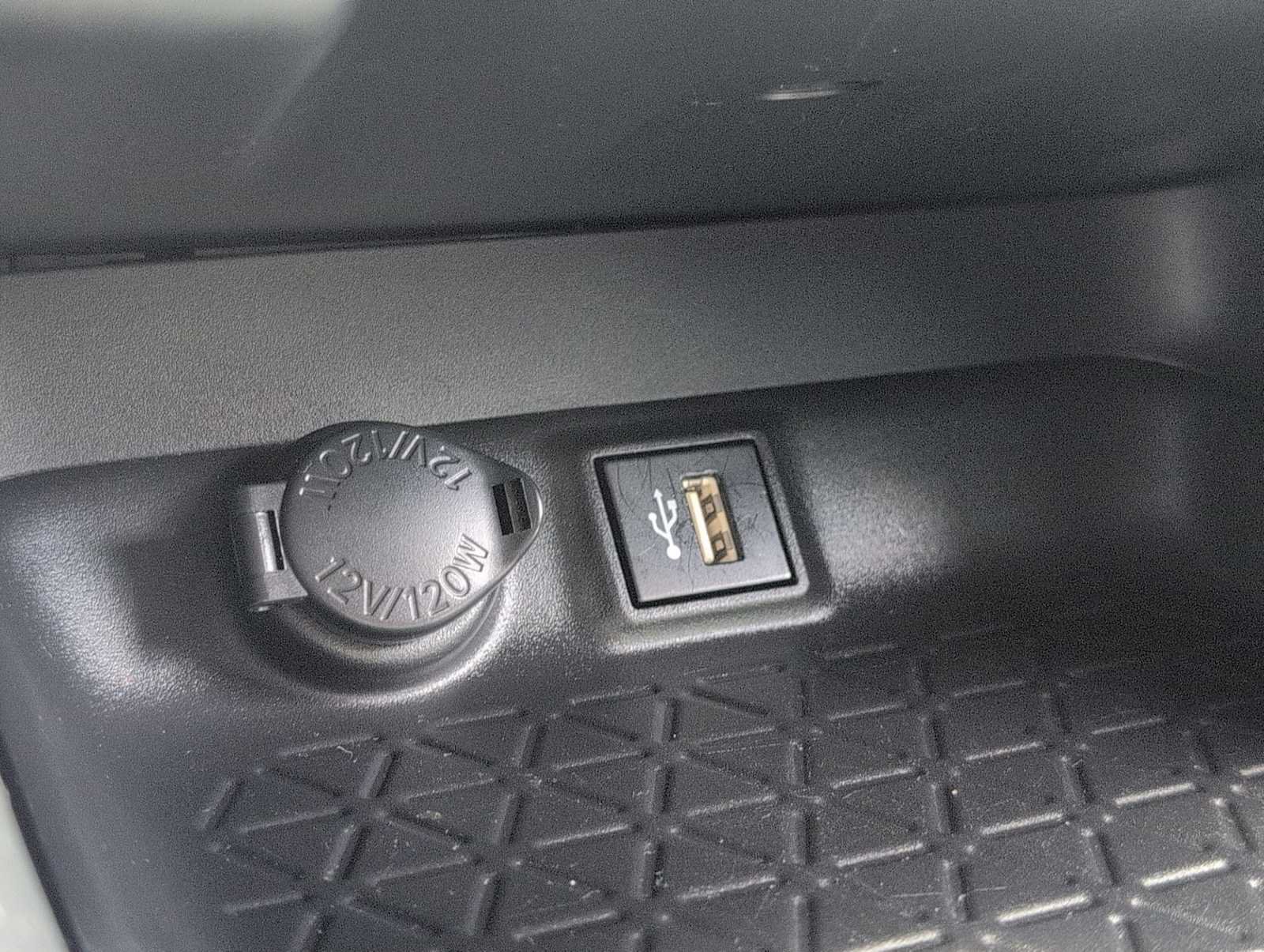 Used 2023 Toyota RAV4 LE FWD image 29
