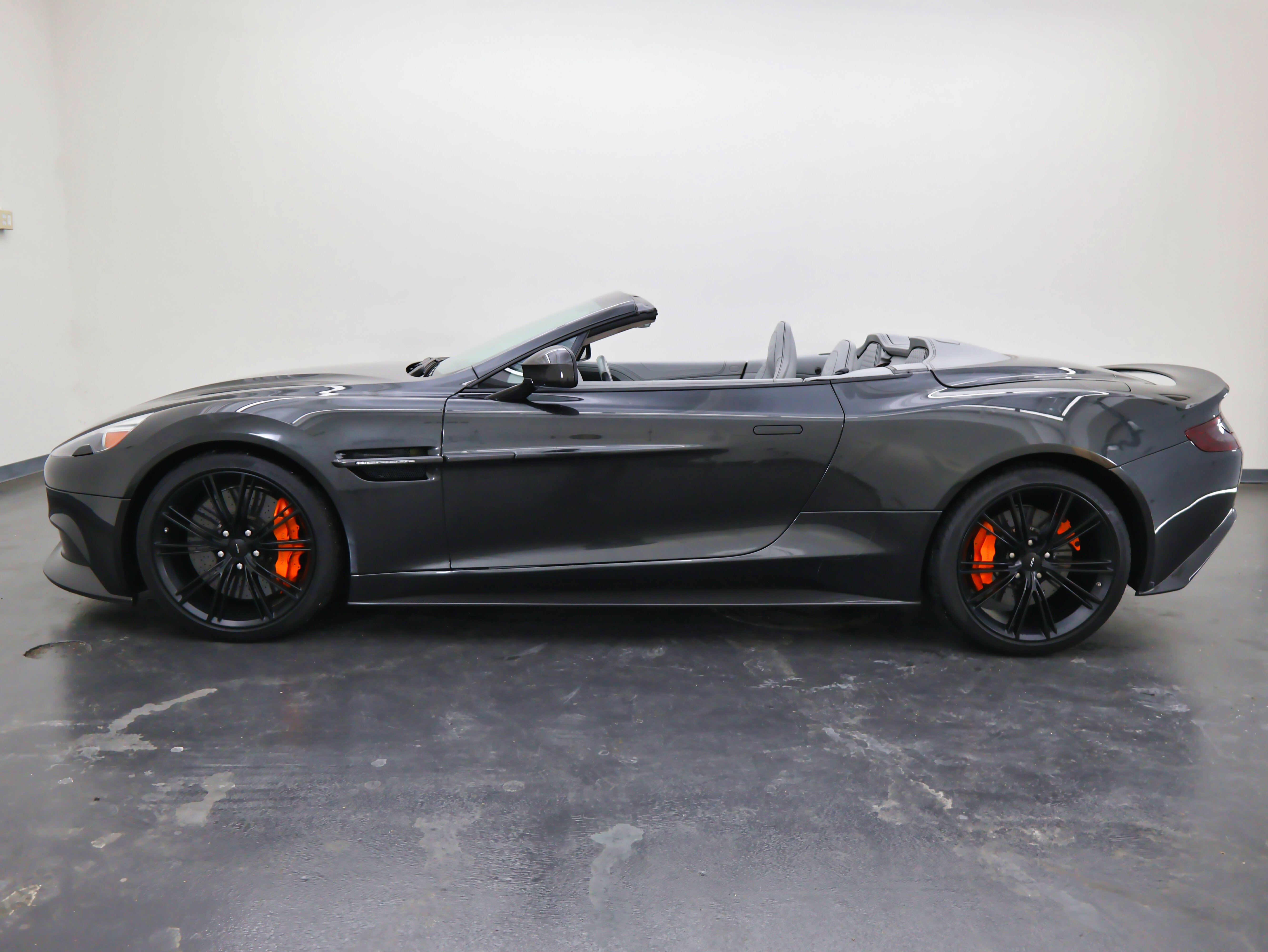 Used 2014 Aston Martin Vanquish Volante image 7