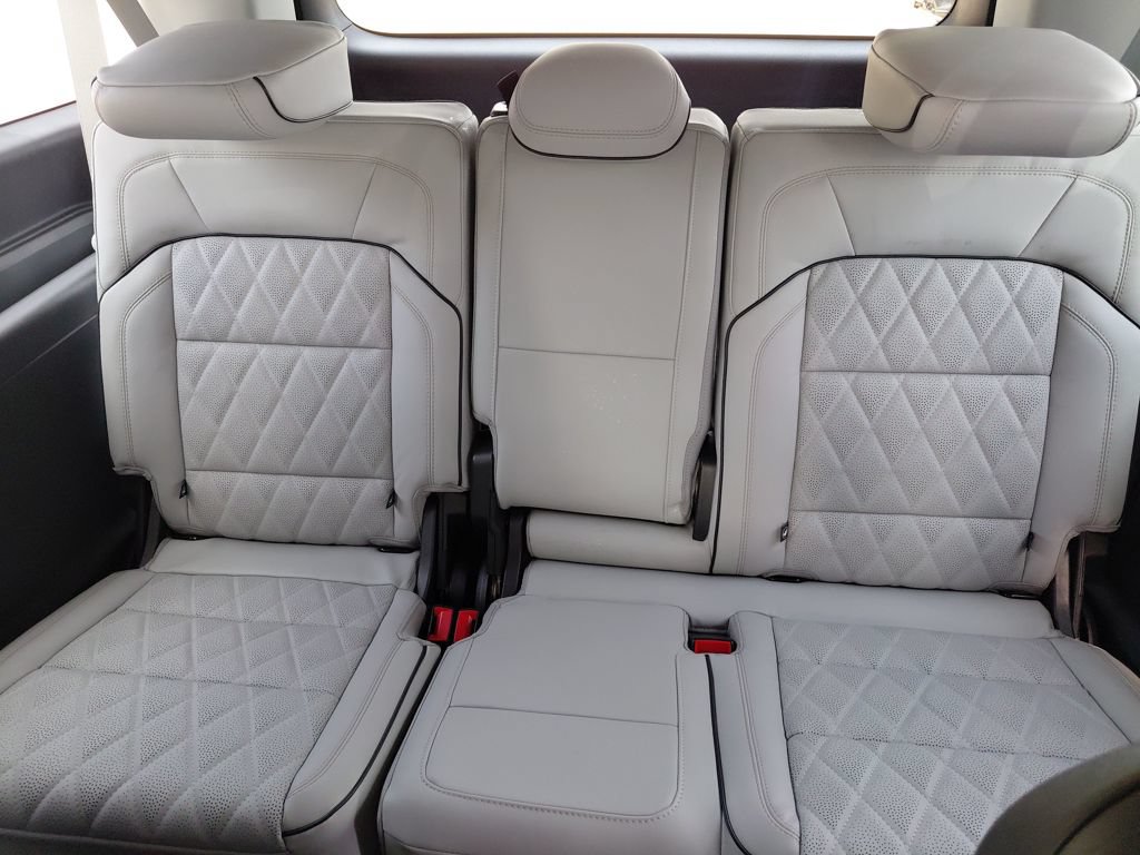 New 2026 Lincoln Navigator L Black Label AWD/4WD image 30