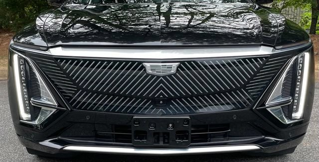 Used 2024 Cadillac Lyriq Luxury AWD/4WD image 11