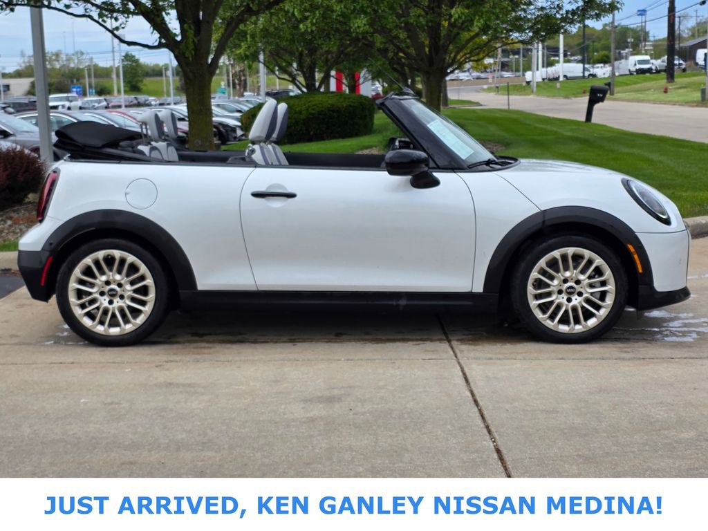 Used 2025 MINI Cooper S FWD image 2