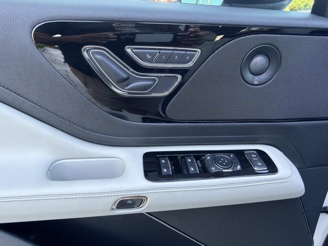 New 2026 Lincoln Aviator Reserve w/ Jet Appearance Package AWD/4WD image 11