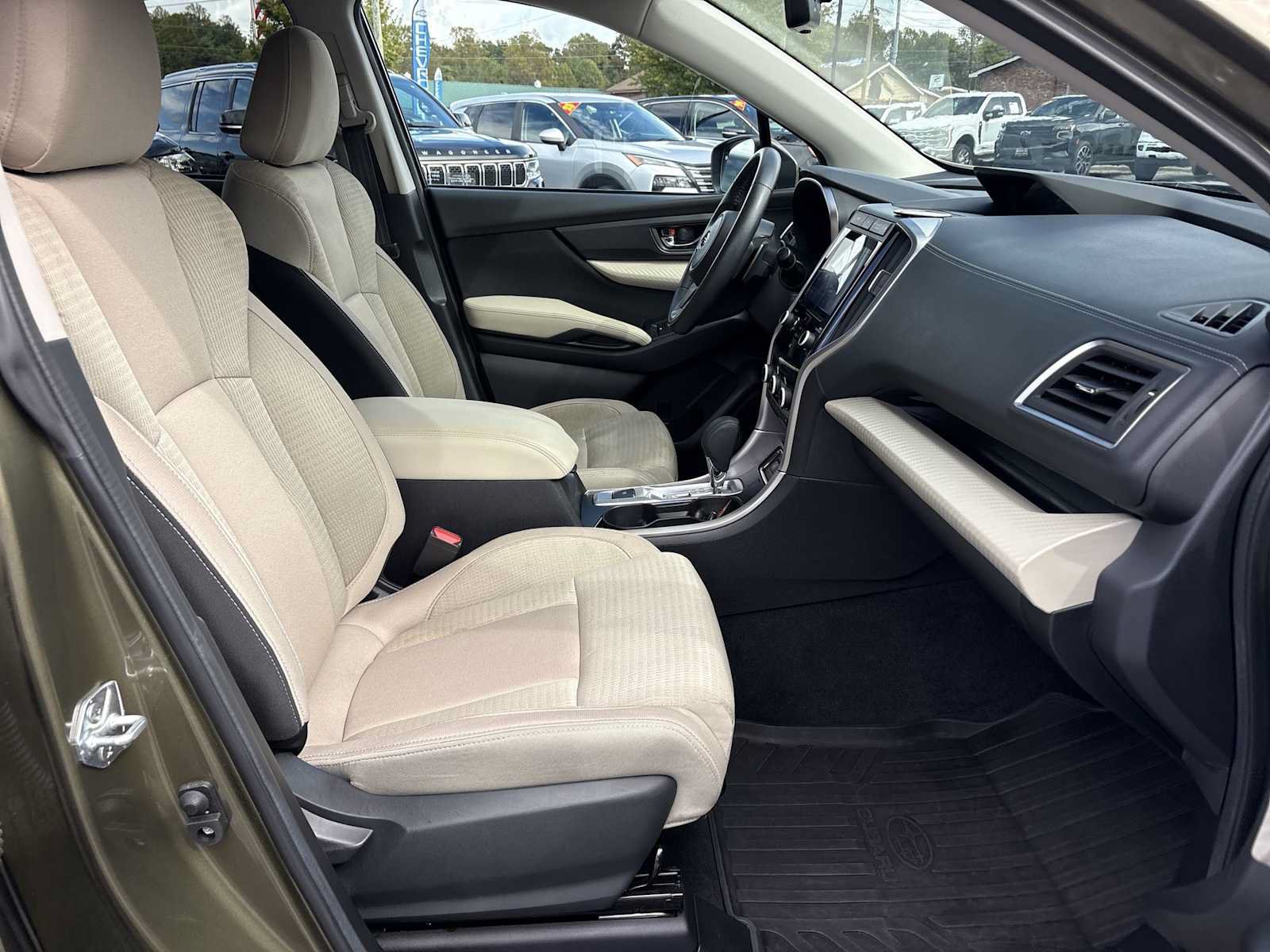 Used 2022 Subaru Ascent Premium w/ Convenience Package AWD/4WD image 26