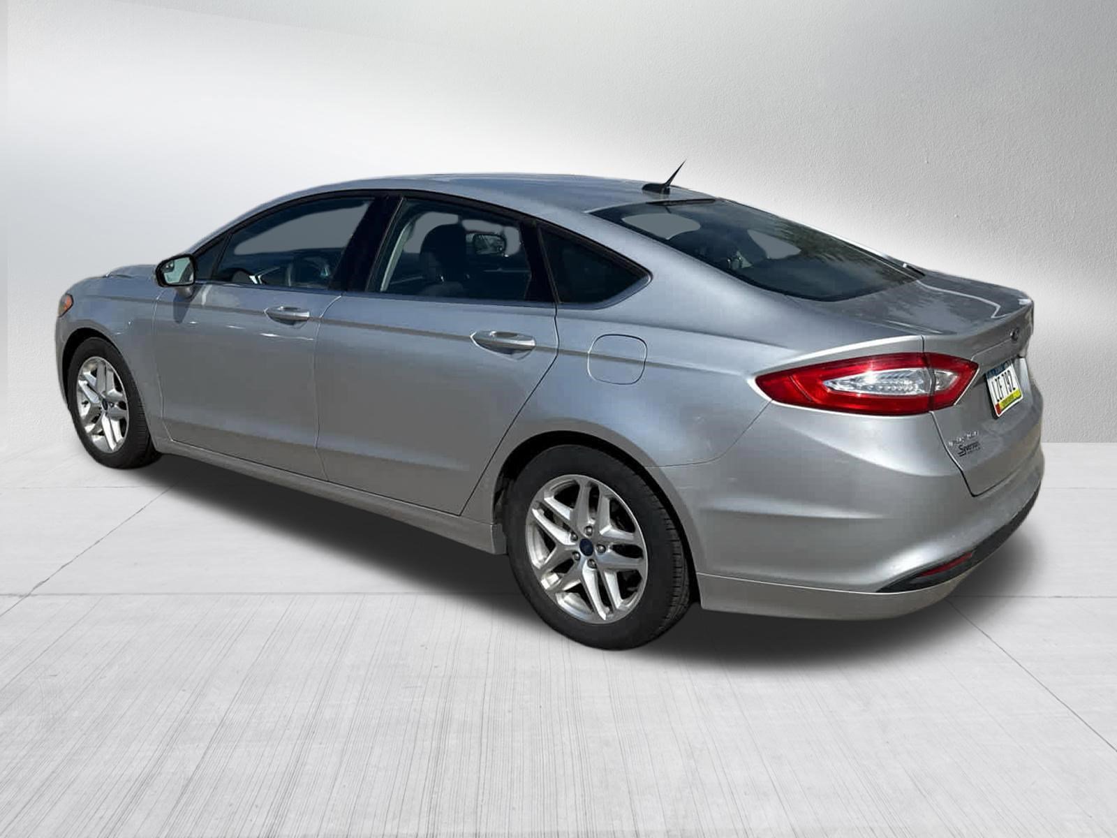 Used 2013 Ford Fusion SE FWD image 5