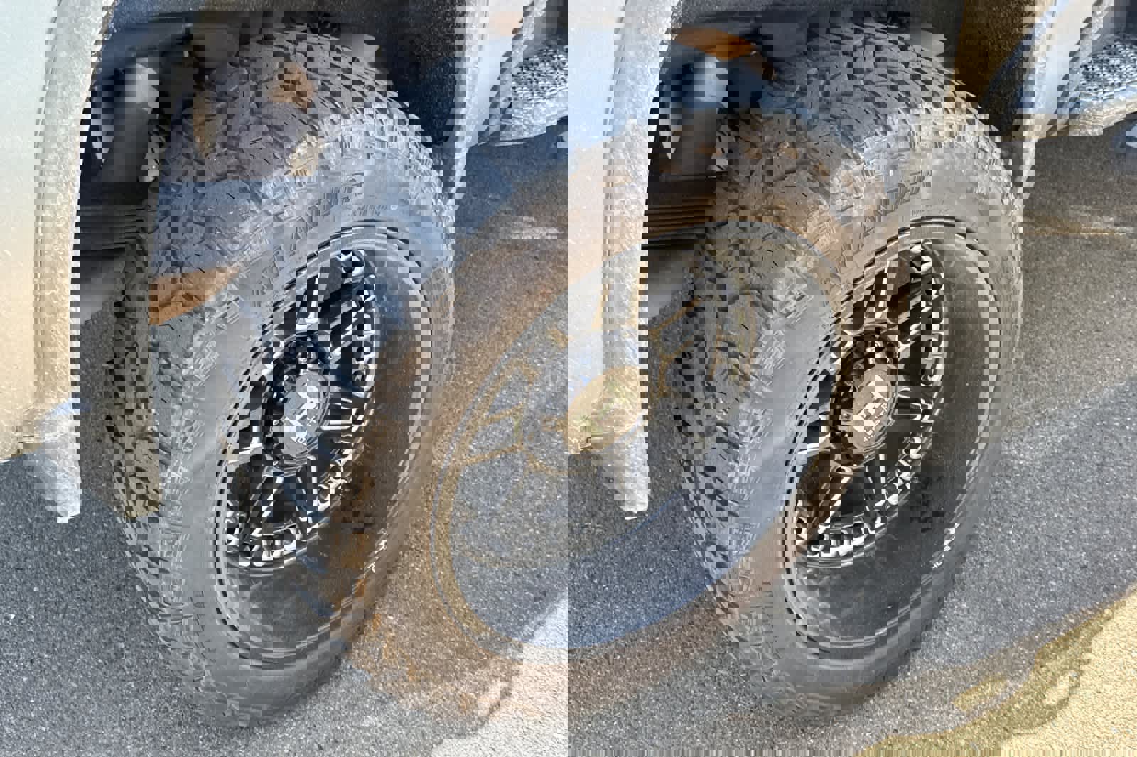 Used 2020 Chevrolet Silverado 2500 LTZ w/ LTZ Plus Package image 17