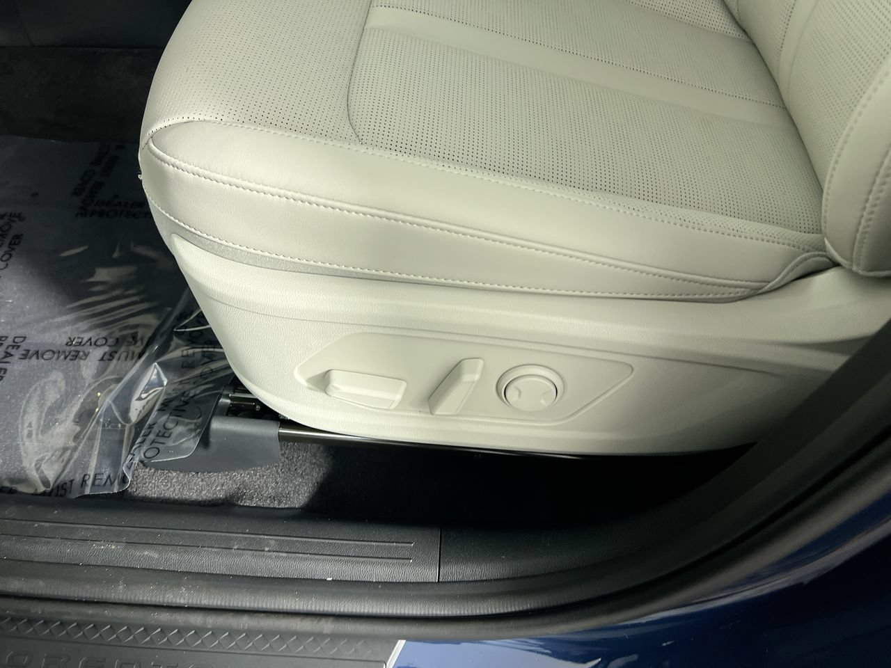 New 2026 Kia Sorento S FWD image 14
