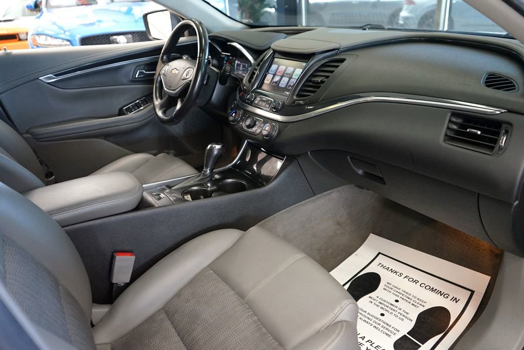 Used 2018 Chevrolet Impala LT FWD image 40