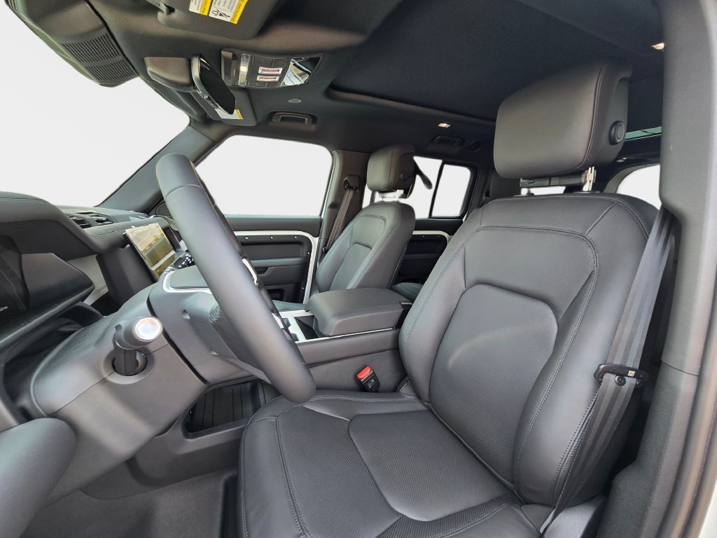 New 2026 Land Rover Defender 130 X-Dynamic SE AWD/4WD image 15