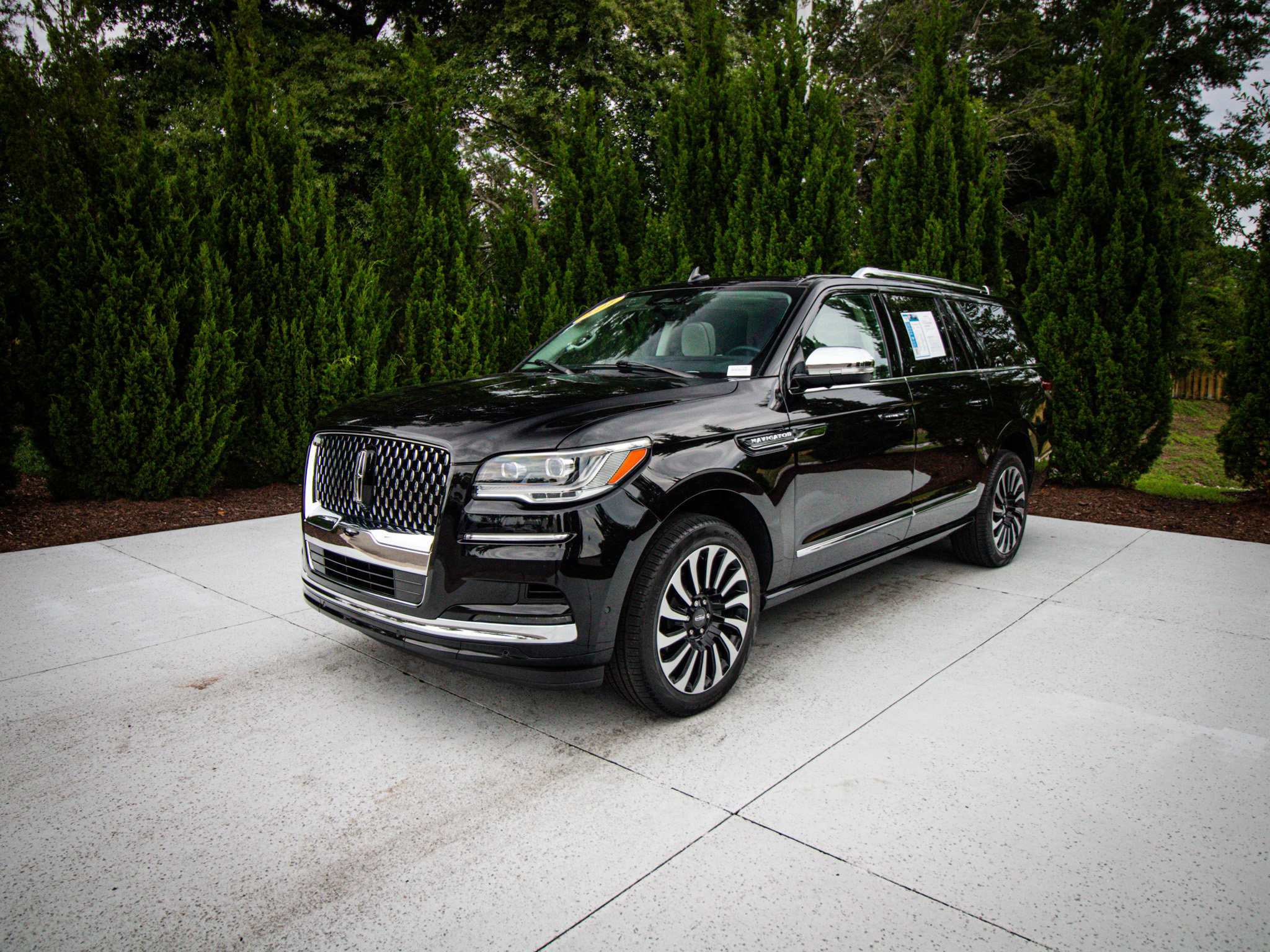 Used 2024 Lincoln Navigator L Black Label AWD/4WD image 6