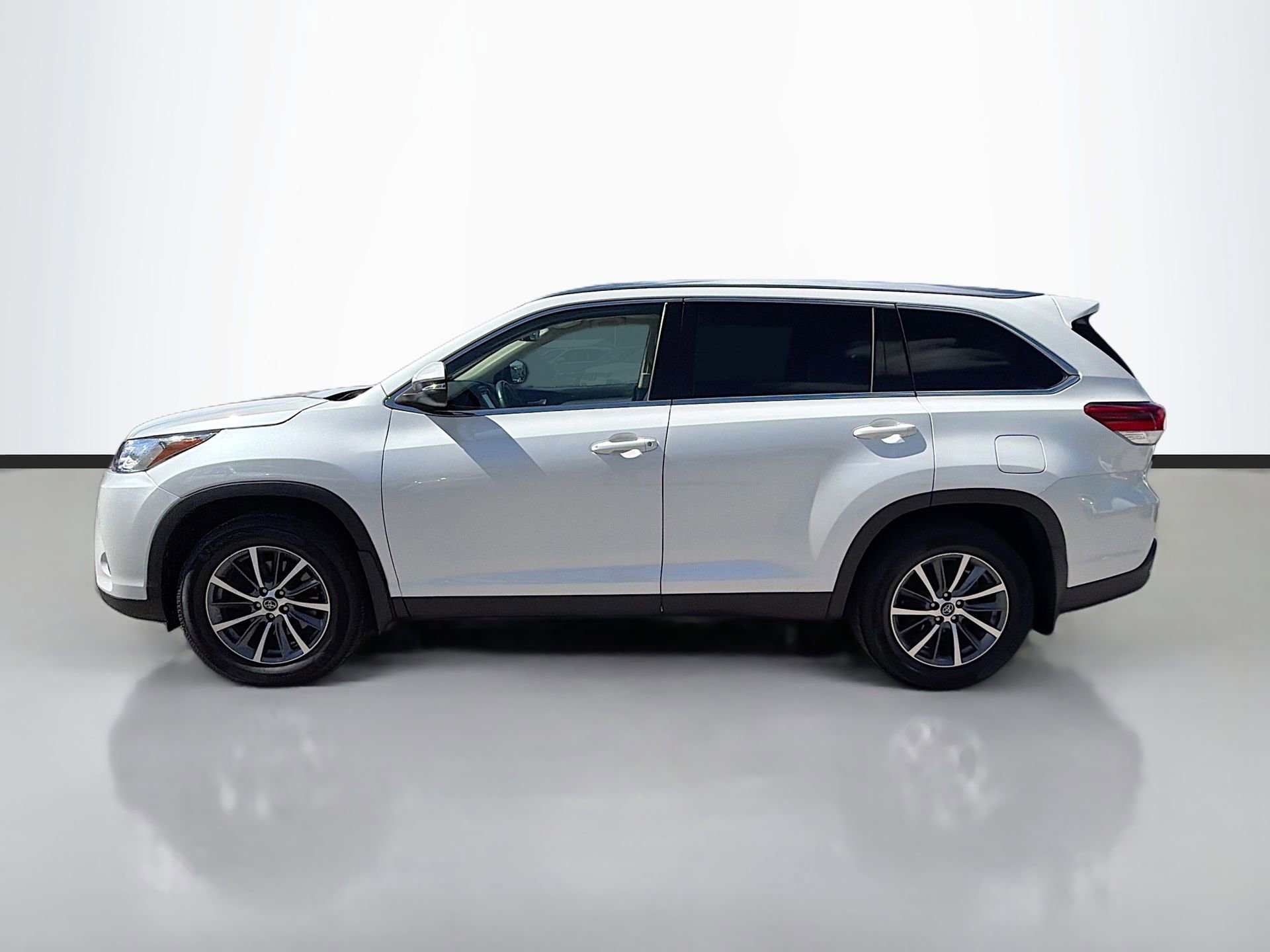 Used 2019 Toyota Highlander XLE image 7