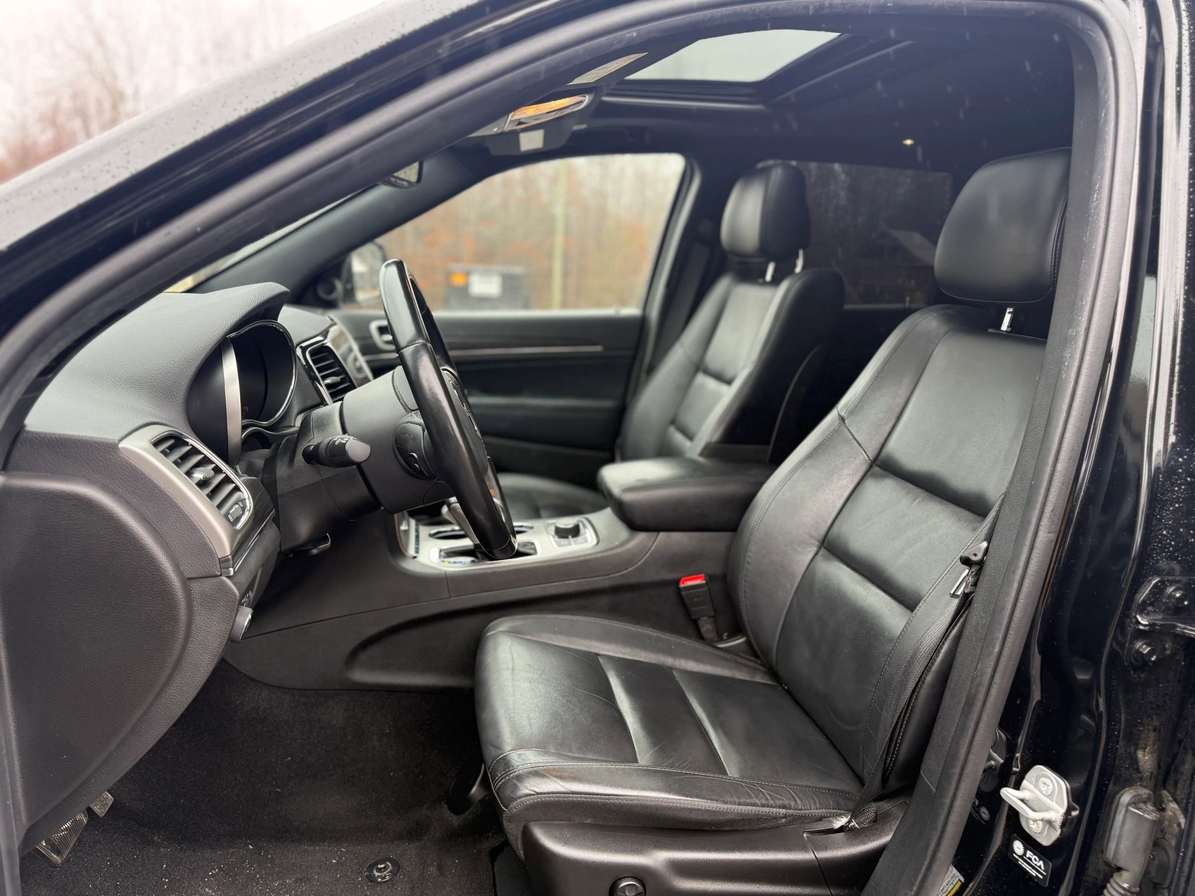 Used 2022 Jeep Grand Cherokee Limited w/ Trailer Tow Group IV image 2