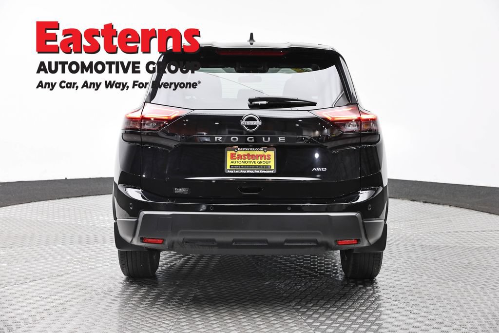 Used 2024 Nissan Rogue S AWD/4WD image 6