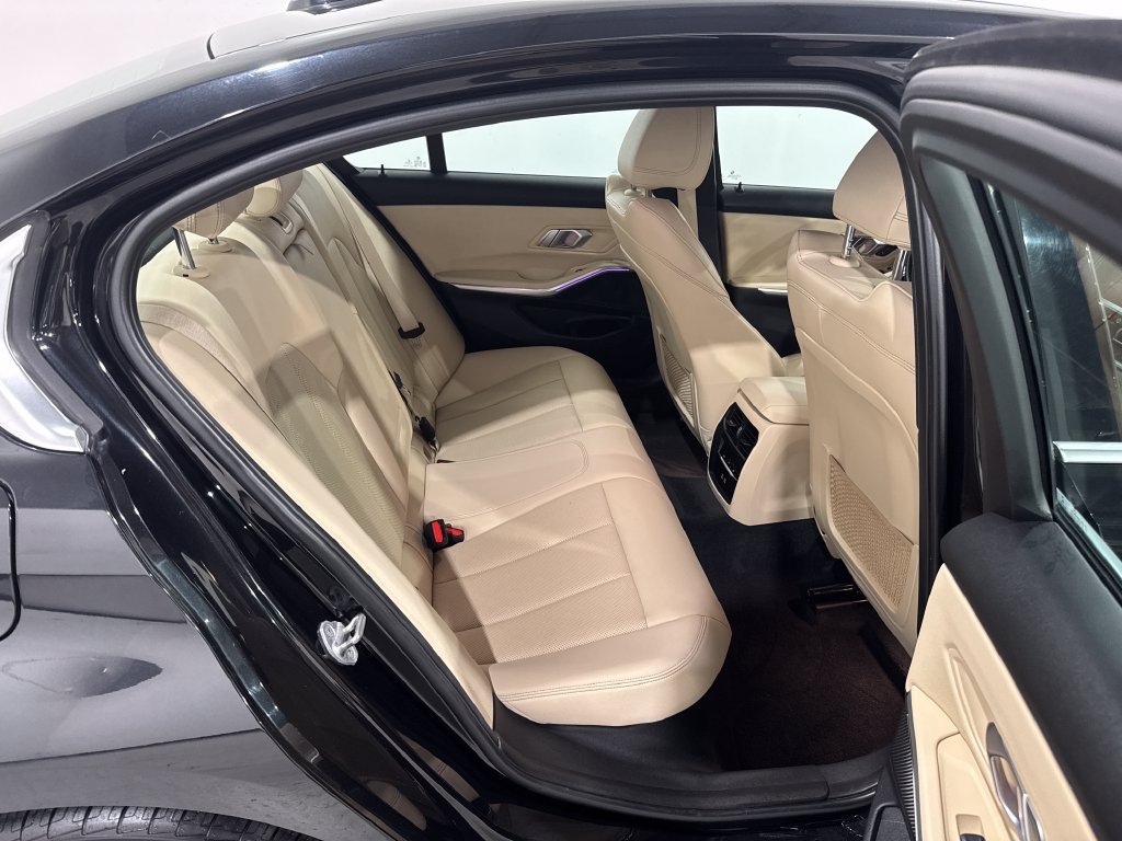 Used 2022 BMW 330i xDrive Sedan AWD/4WD image 23