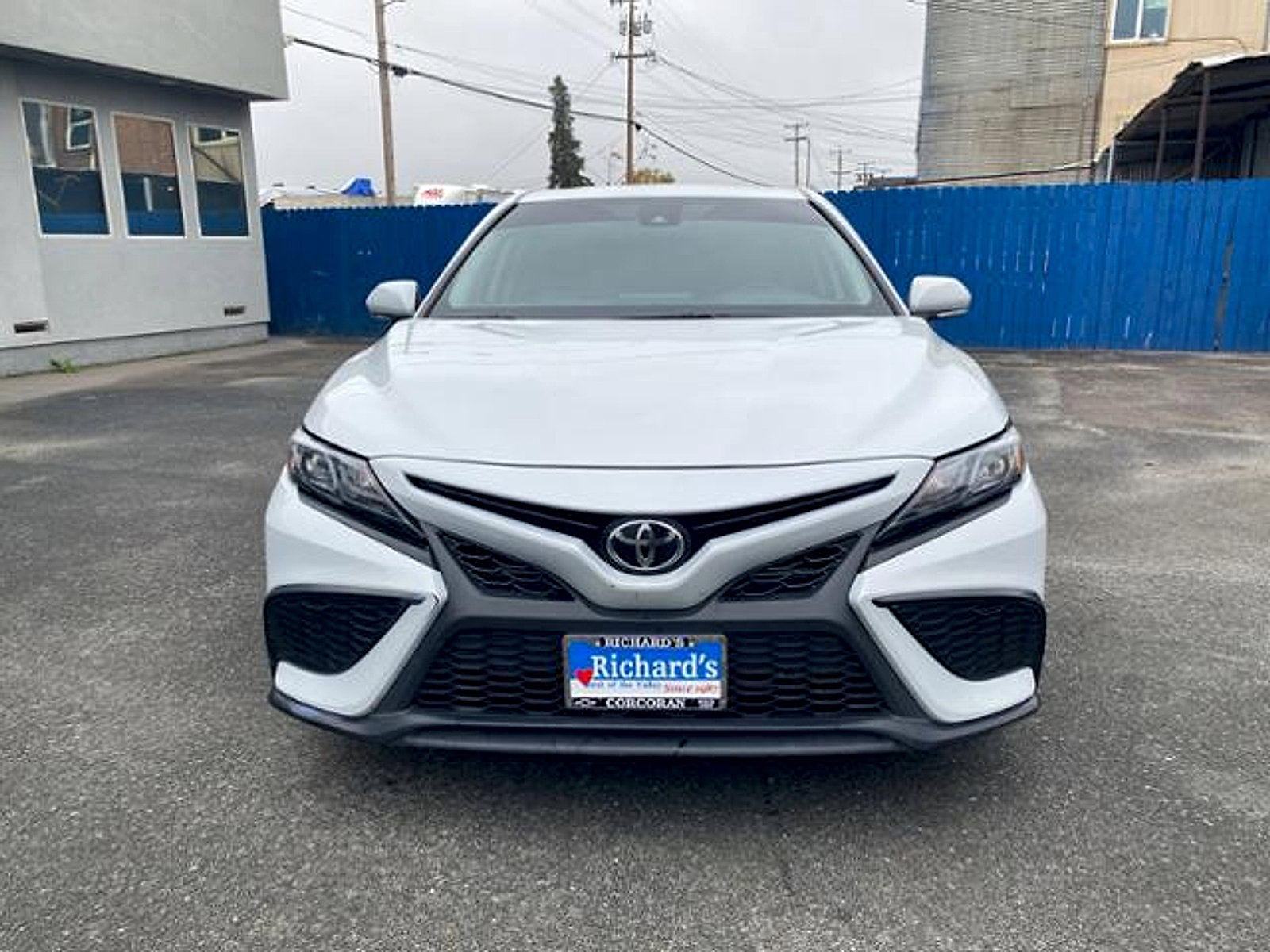Used 2023 Toyota Camry SE FWD image 9