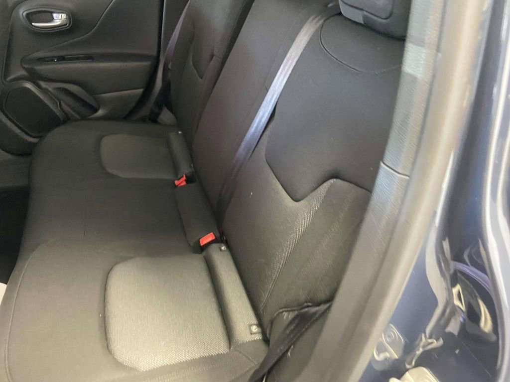 Used 2023 Jeep Renegade Latitude AWD/4WD image 13