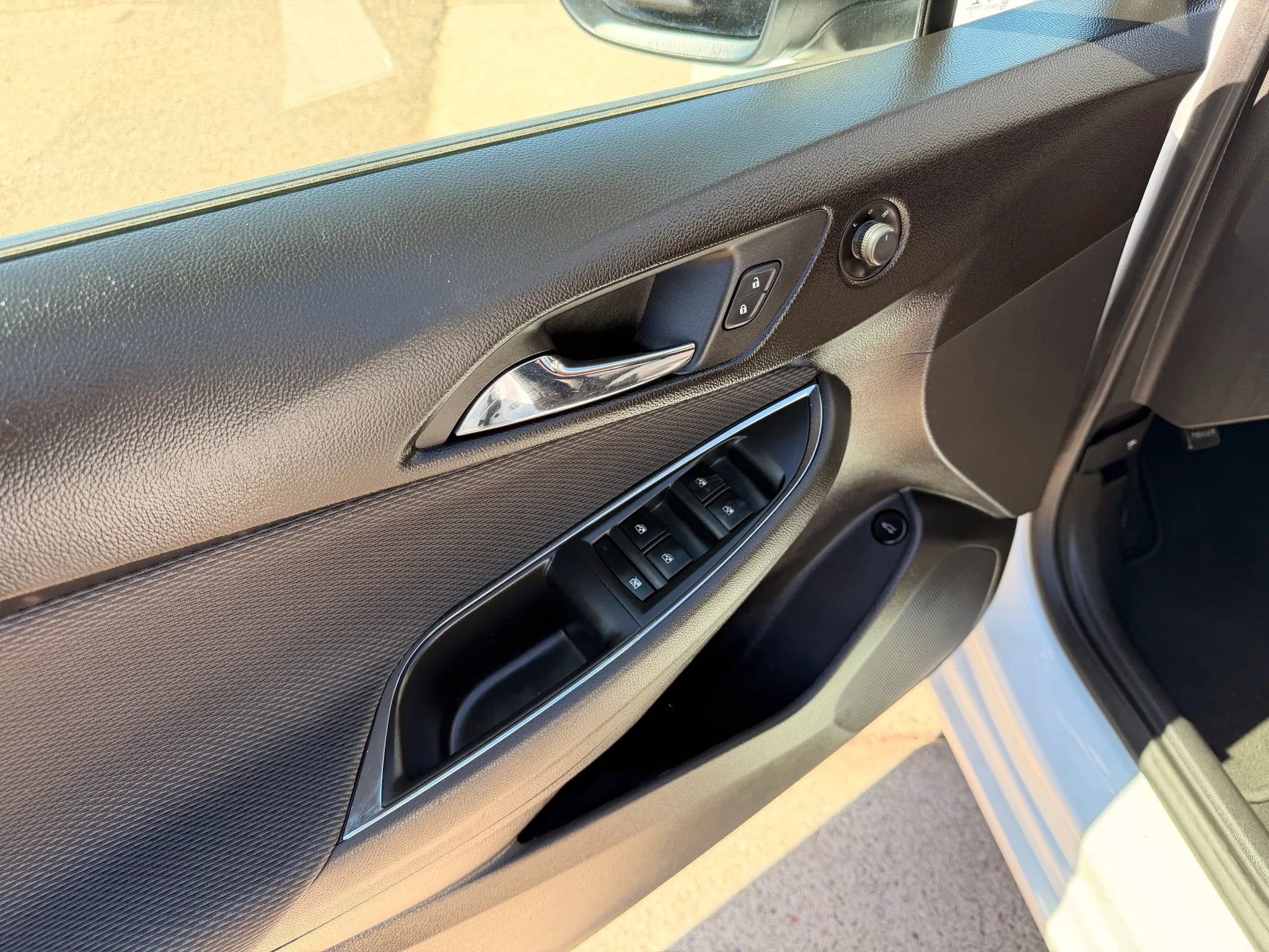 Used 2016 Chevrolet Cruze LS image 10