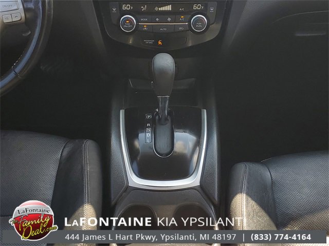 Used 2016 Nissan Rogue SL image 25