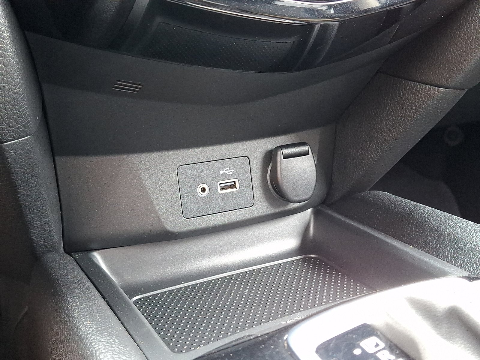 Used 2019 Nissan Rogue SV AWD/4WD image 23