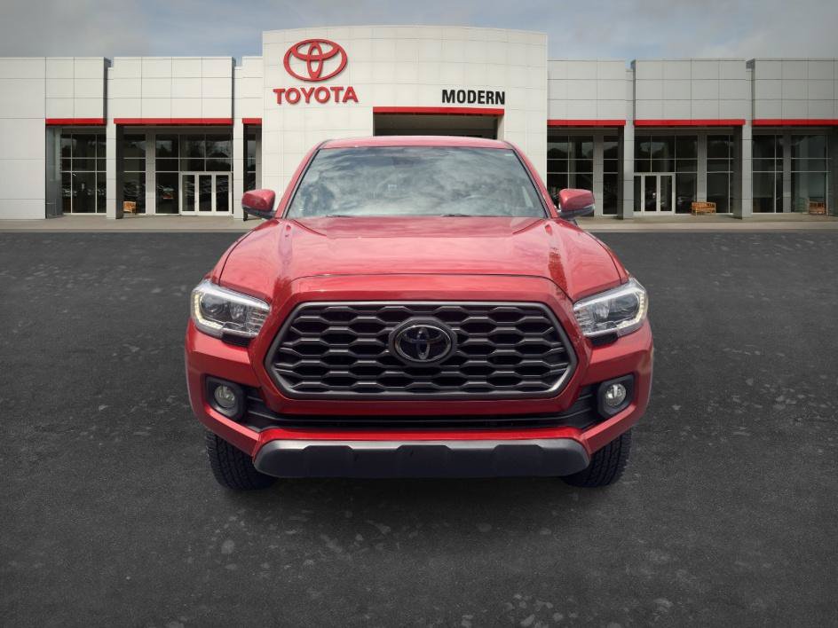 Certified 2022 Toyota Tacoma TRD Off-Road w/ Technology Package AWD/4WD image 2