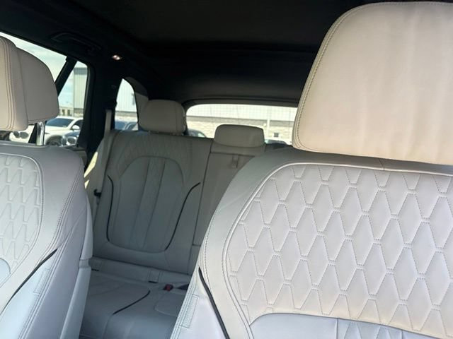 Used 2021 BMW X5 xDrive40i w/ Executive Package AWD/4WD image 22