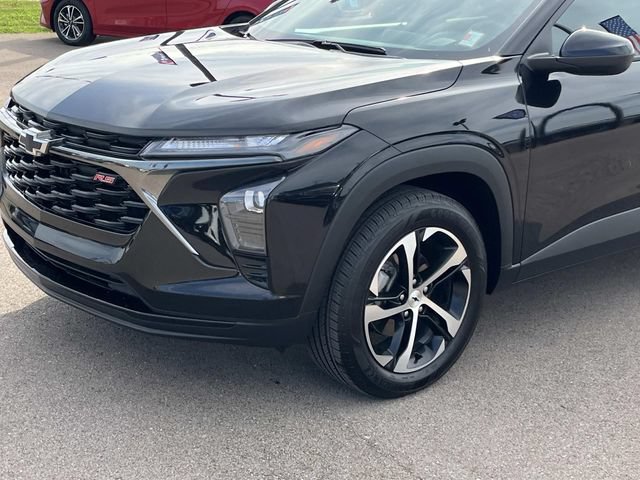 Certified 2025 Chevrolet Trax RS w/ Driver Confidence Package FWD image 10