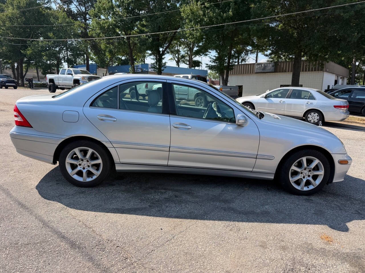 Used 2007 Mercedes-Benz C 280 4MATIC Sedan image 4