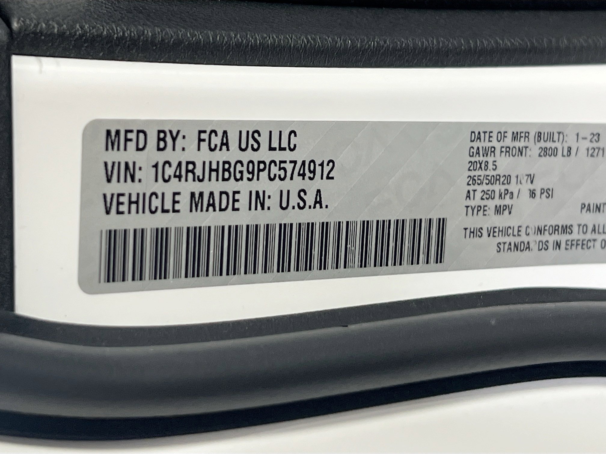 Used 2023 Jeep Grand Cherokee Limited w/ Black Appearance Package image 31