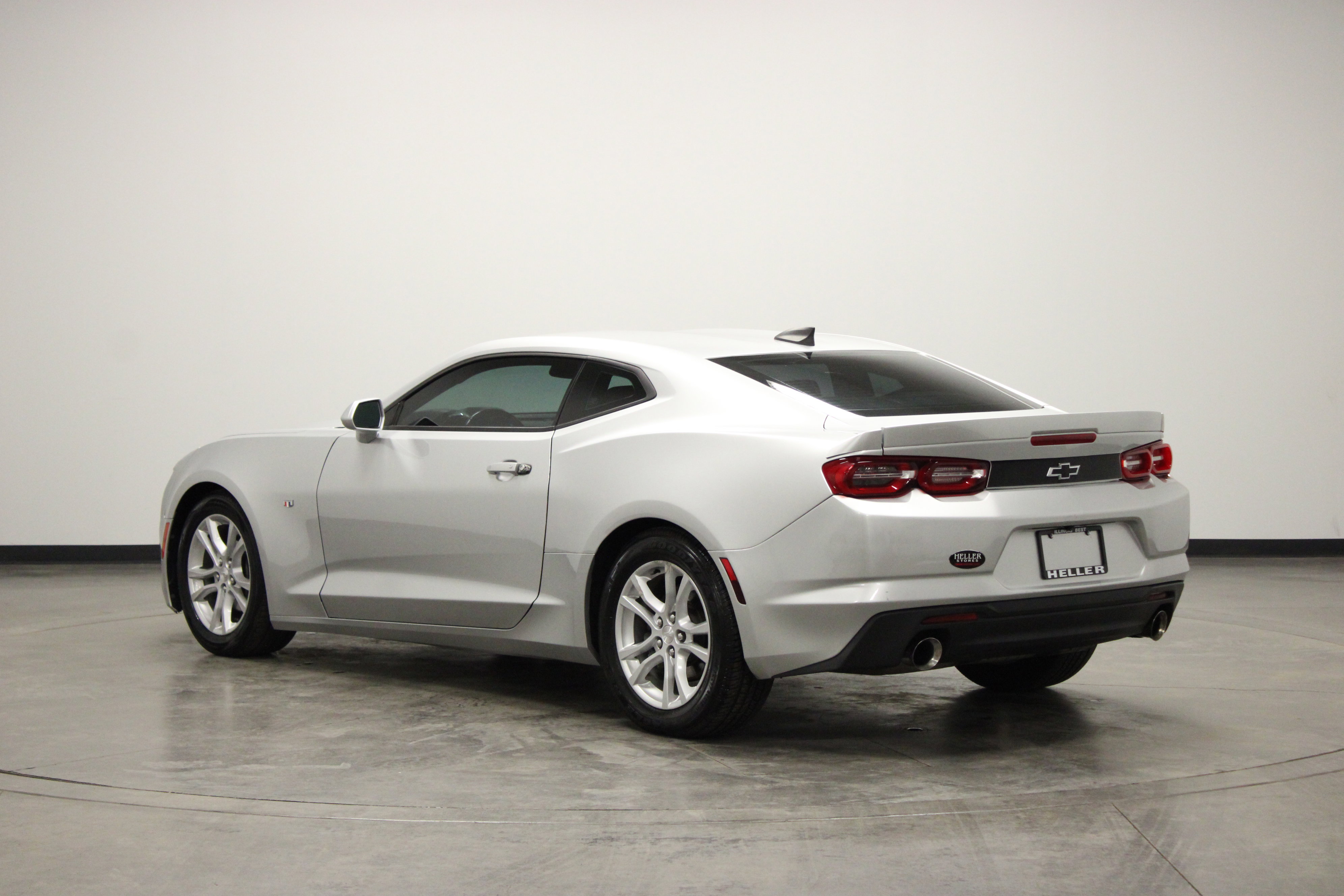Used 2019 Chevrolet Camaro LS RWD image 6