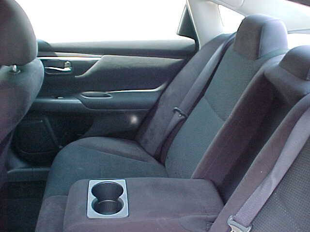 Used 2014 Nissan Altima 2.5 S w/ Display Audio Package FWD image 8