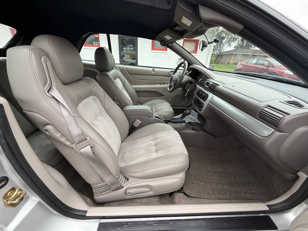 Used 2006 Chrysler Sebring Touring FWD image 14