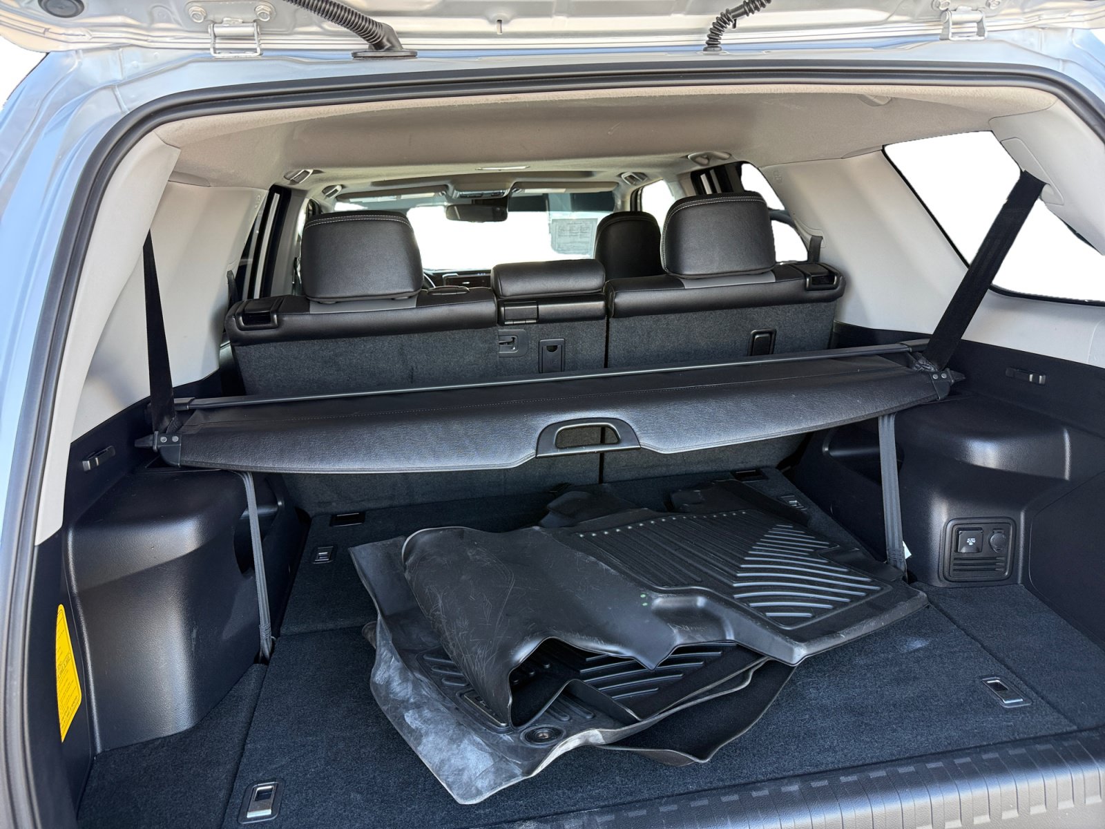 Used 2022 Toyota 4Runner SR5 Premium w/ Moonroof Package RWD image 15