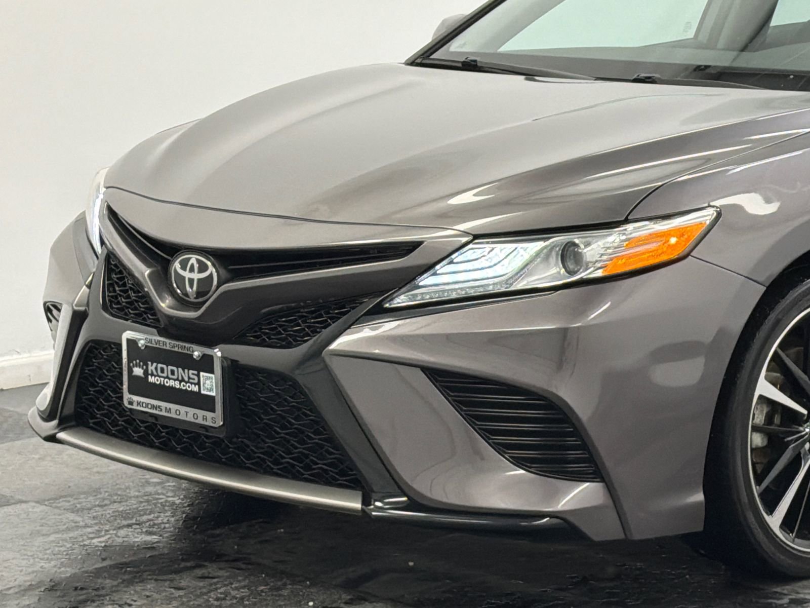 Used 2020 Toyota Camry XSE video 2